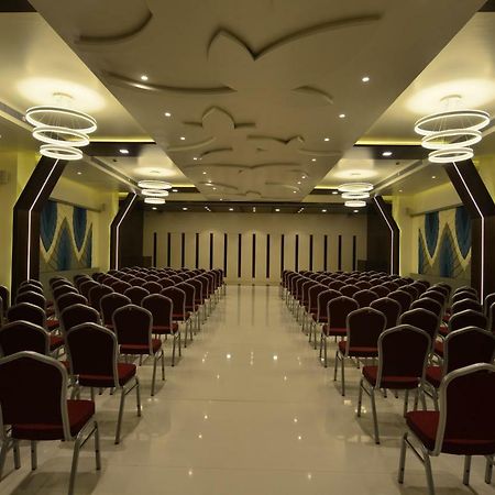 Hotel Jhankar Palace Dhule Extérieur photo