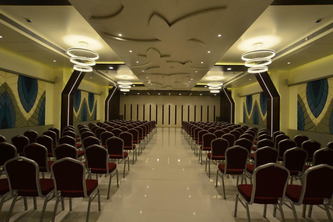 Hotel Jhankar Palace Dhule Extérieur photo