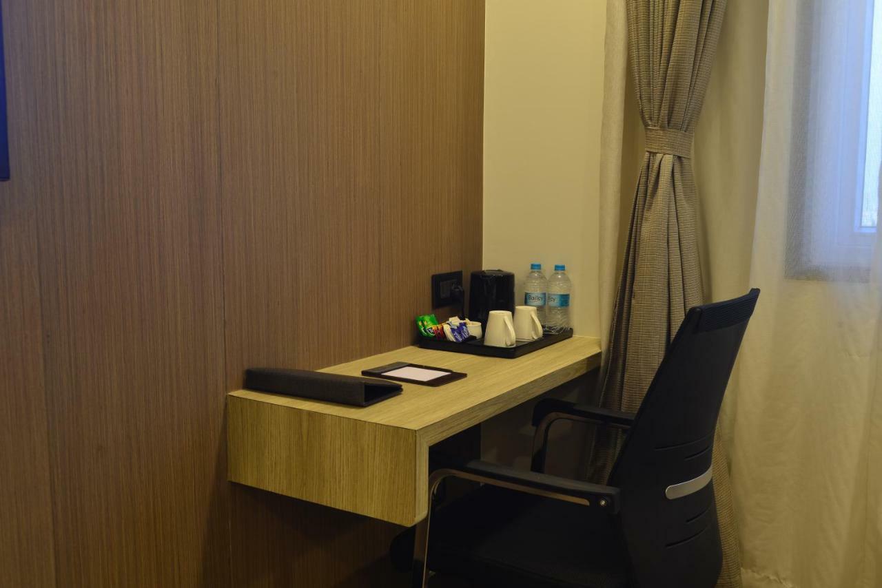 Hotel Jhankar Palace Dhule Extérieur photo