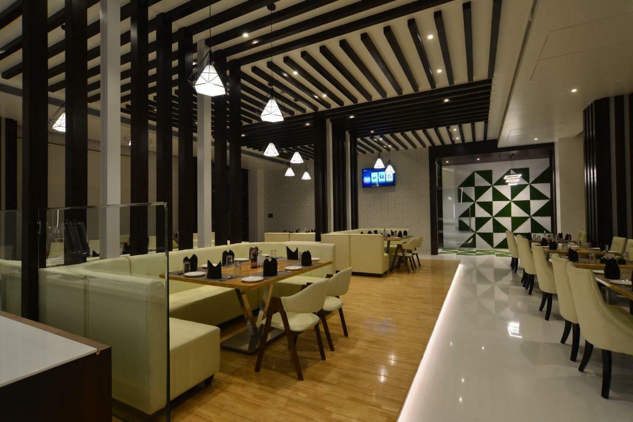 Hotel Jhankar Palace Dhule Extérieur photo