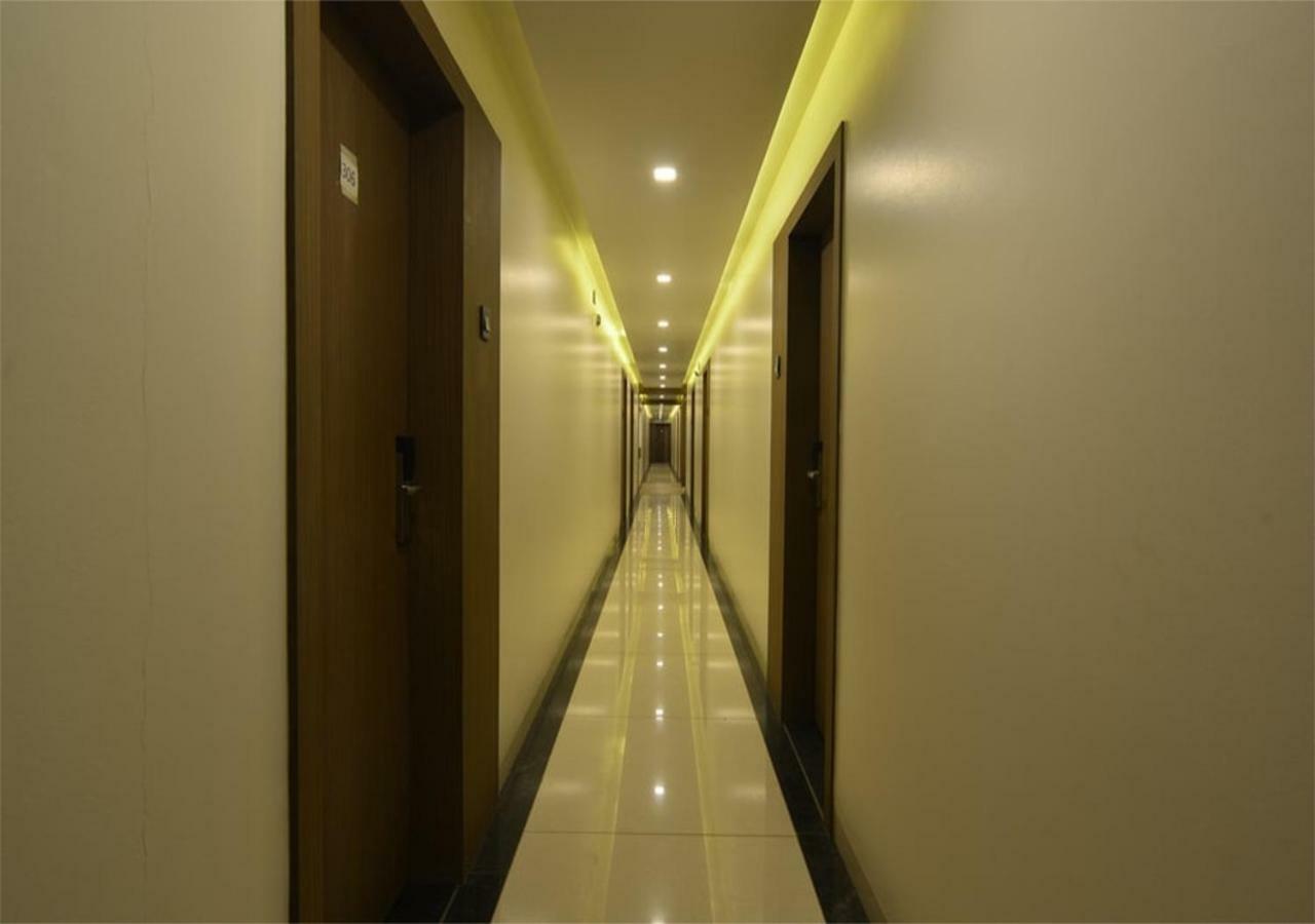 Hotel Jhankar Palace Dhule Extérieur photo